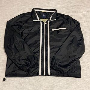 GAP Men’s XL Black Windbreaker With Zip-Away Hood